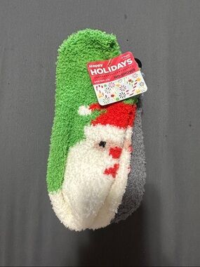 Plush No-Show Holiday Socks - Green & White Santa